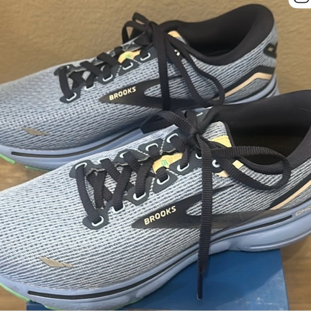 Brooks Ghost 15 Light Blue Athletic Sneakers 9.5 - Picture 2 of 8